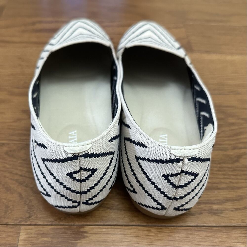 Women's Black and White Flats - Picture 3 of 9